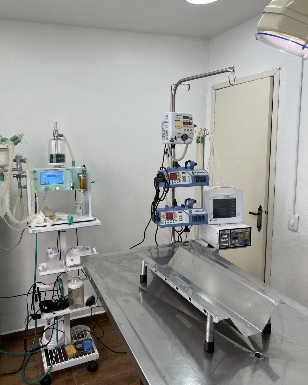 Centro cirúrgico veterinário em Araçariguama — Centro Veterinário Scalabrin com estrutura completa